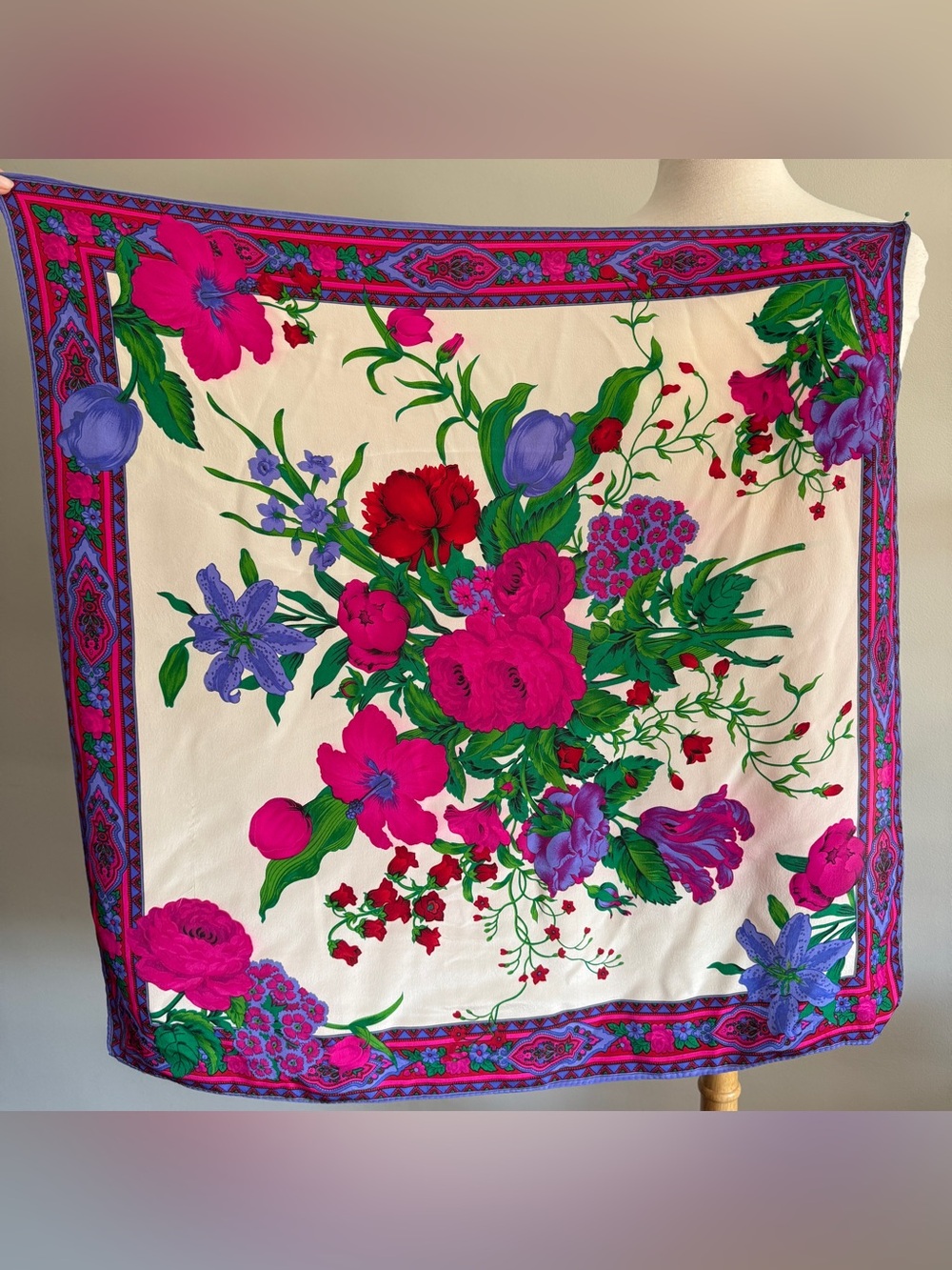 Vintage Liz Claiborne Floral Square Scarf – 29.5" x 29.5"